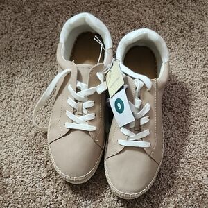 Universal Threads Casual Shoes